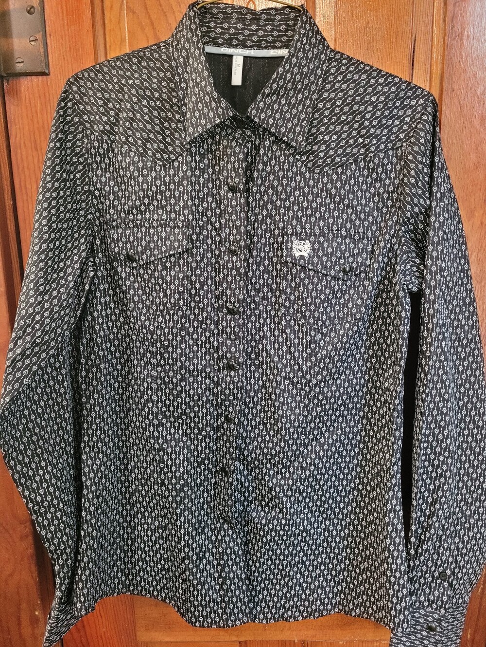 Cinch Women's Black and White Patterned Long-Sleeve Pearl Snap Shirt Size Medium